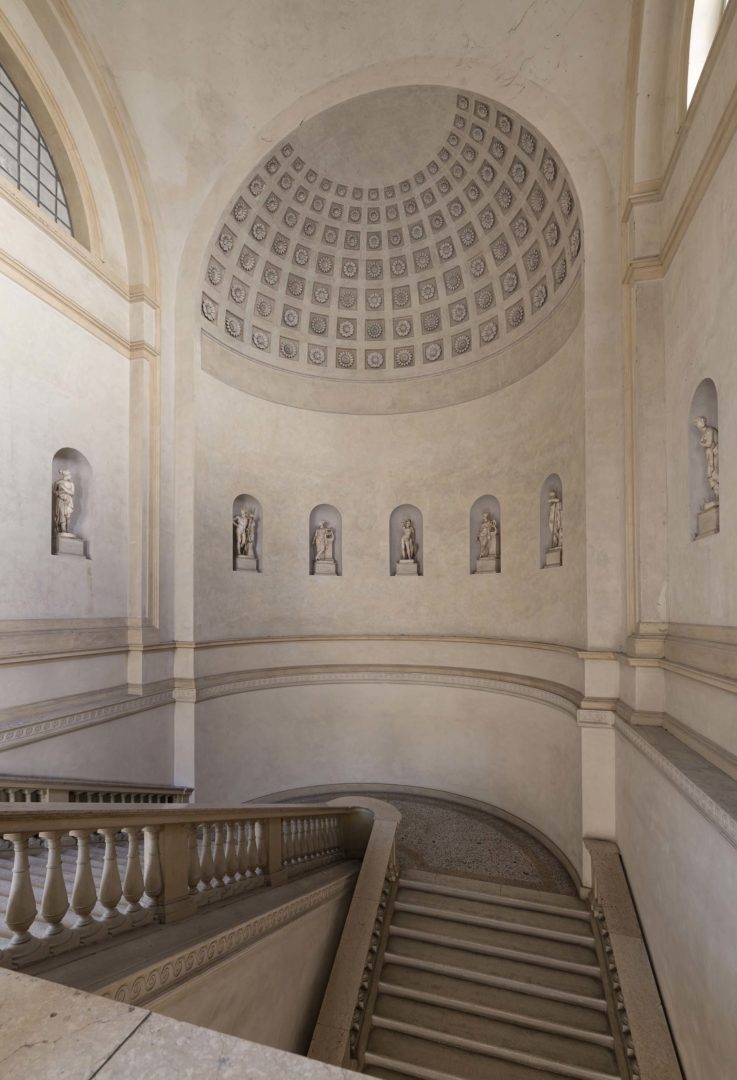Ceadesign Palazzo Carmi scala interna unisce i due piani ©Vito Corvasce