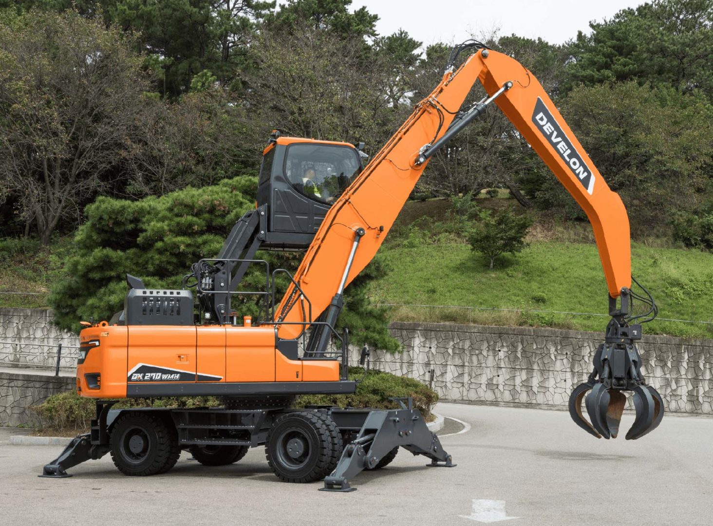 Develon movimentatore gommato Dx270Wmh-7