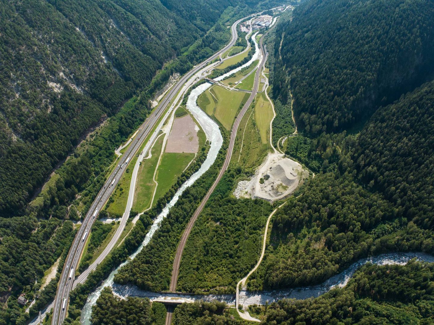 Heidelberg Materials Nel cantiere del Sottoattraversamento Isarco (Italia), il processo di rinaturazione ha permesso di ripristinare lo stato originario dell’area di progetto, dopo la conclusione dei lavori