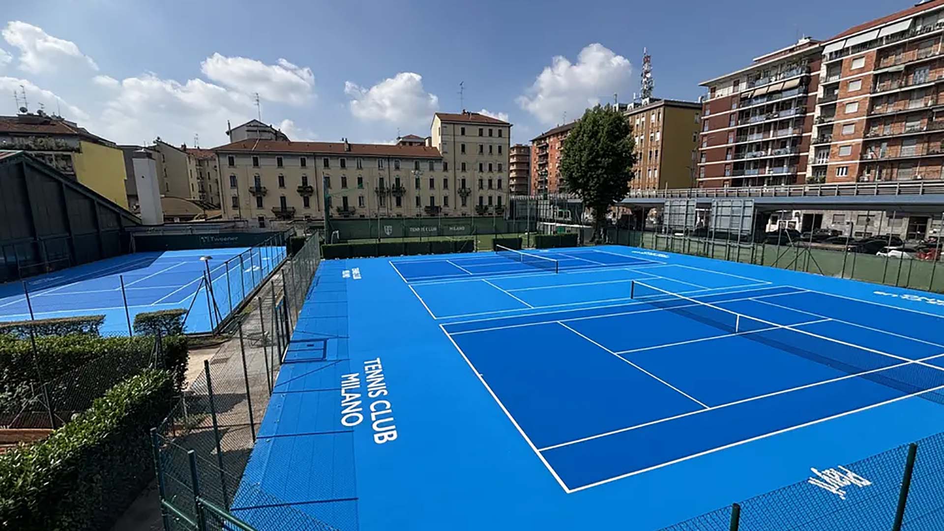 Heidelberg Materials Tennis Club Bonacossa, campi scoperti con logo