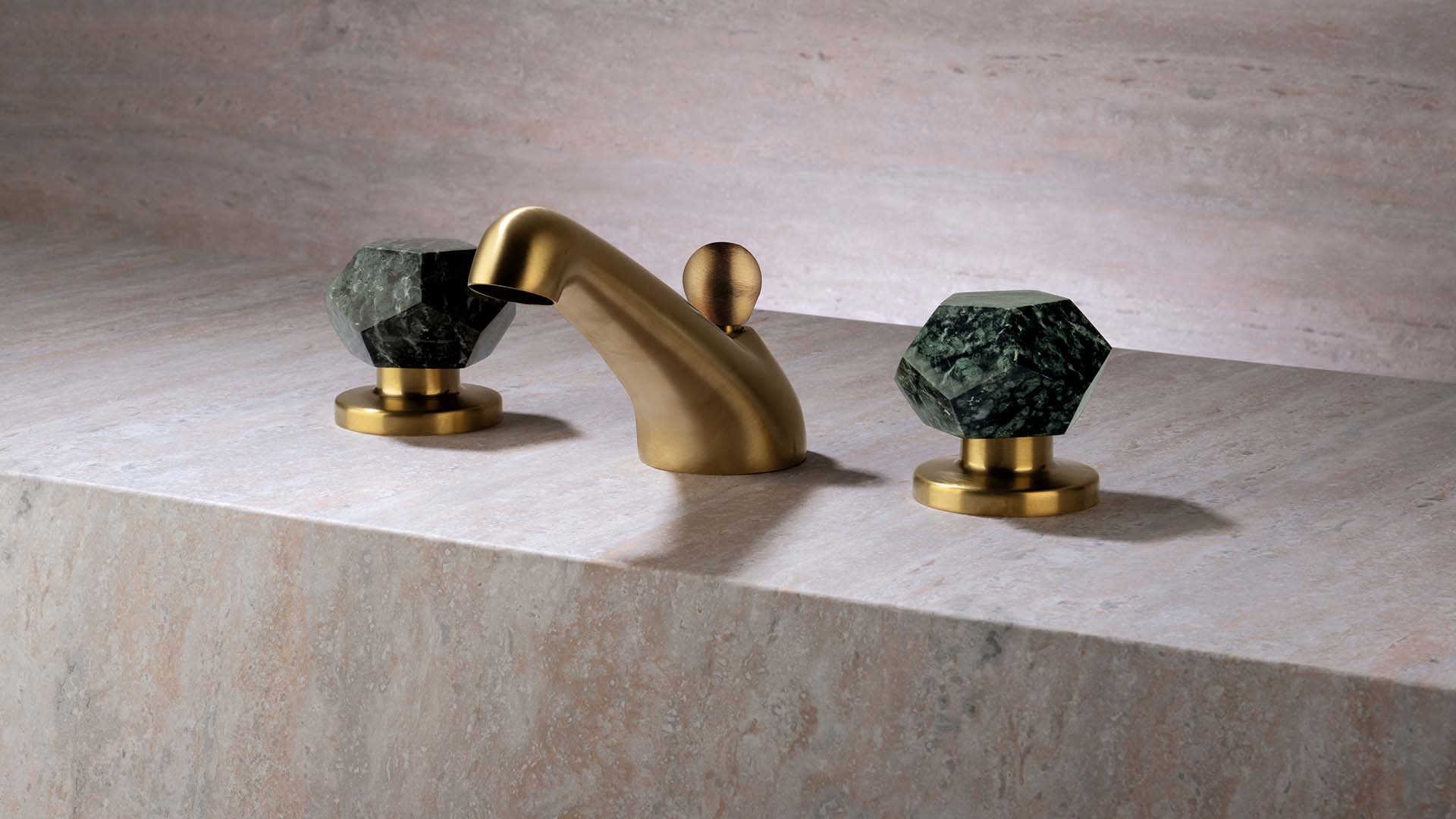 Mamoli Penta Collection lavabo tre fori ottone e marmo verde Guatemala