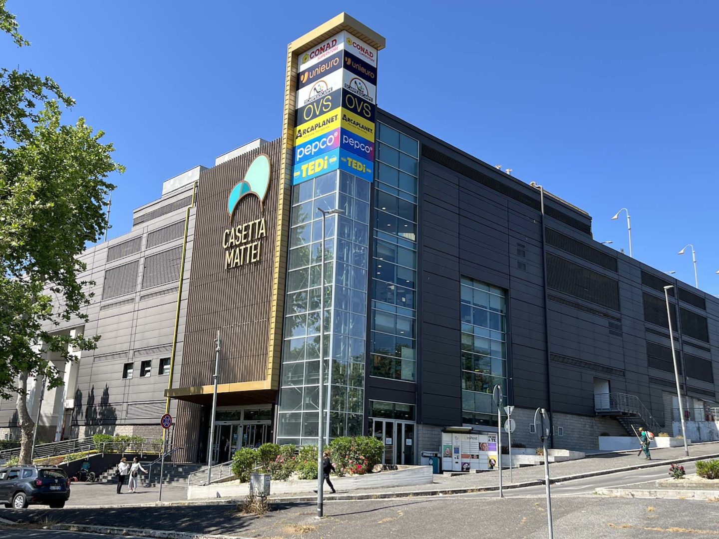 Nhood Il Centro Commerciale Casetta Mattei a Roma