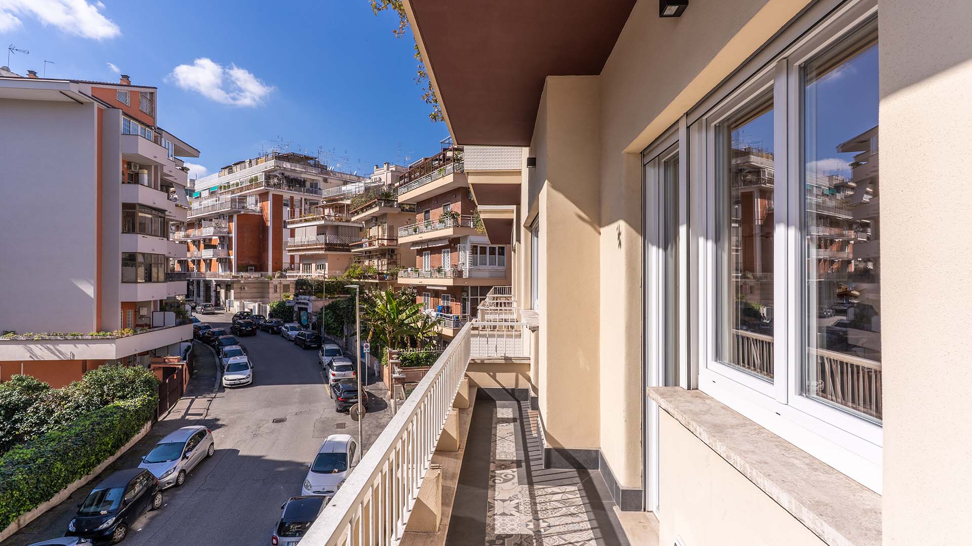 Oknoplast Prolux Evolution finestre a tutta luce per un appartamento a Roma