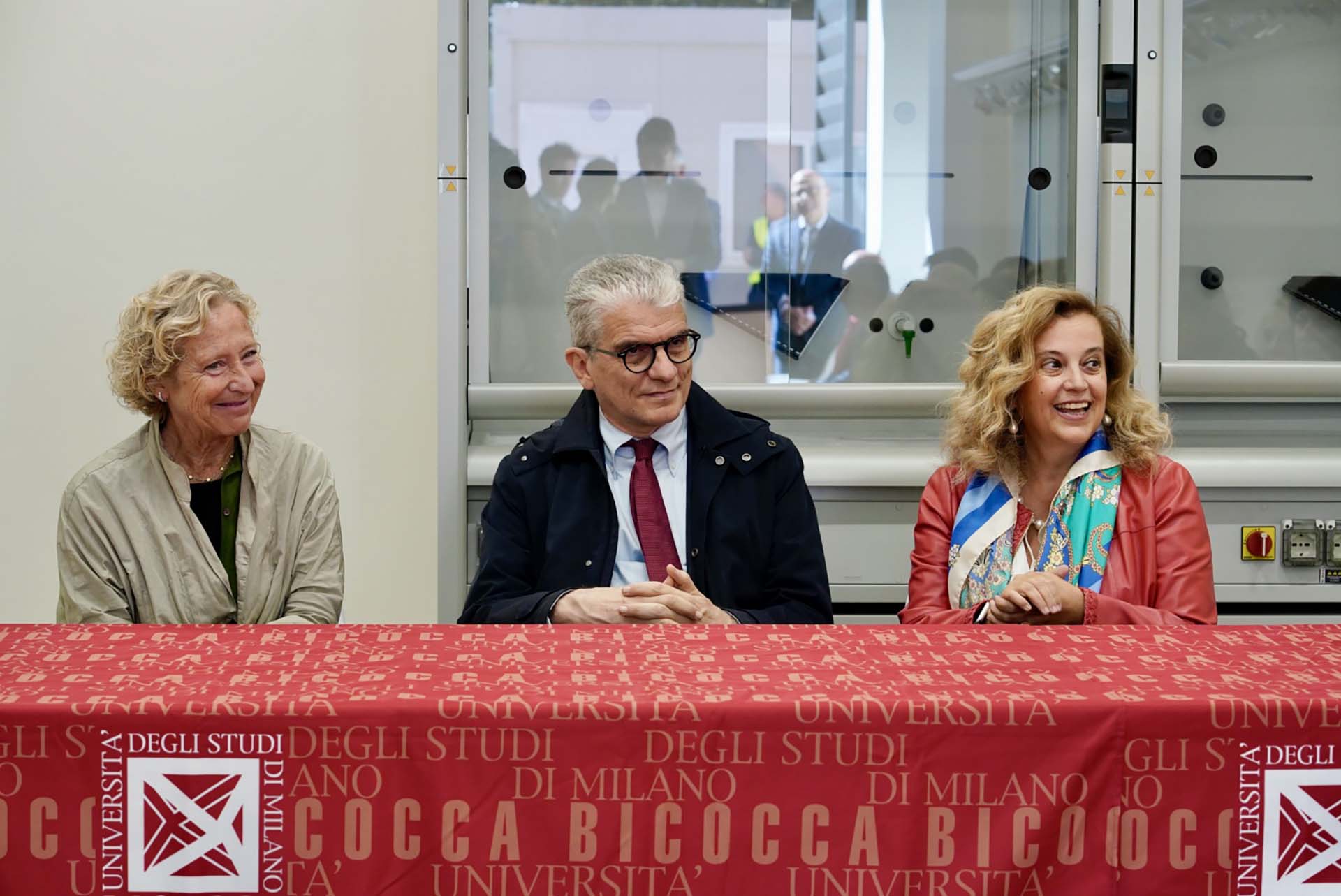 Da sinistra Elena Grandi assessora all'ambiente e verde del Comune di Milano, Marco Orlandi rettore eletto e Giovanna Iannantuoni rettrice di Milano-Bicocca
