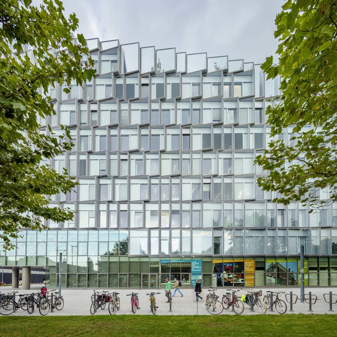 Porzione di prospetto con facciata a doppia pelle |©Henning Larsen © Javier Callejas Sevilla, 2020