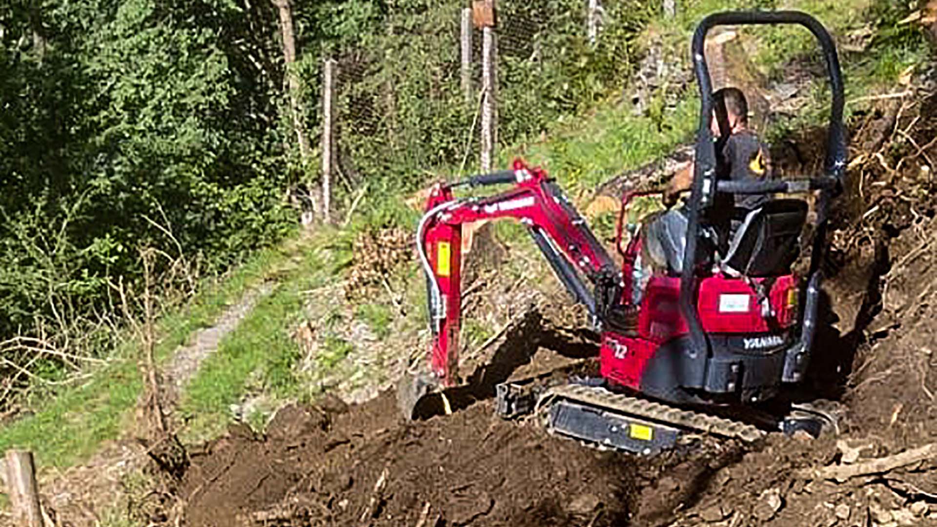 Yanmar l'escavatore all'opera