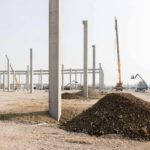 Messa in opera della struttura portante in carpenteria metallica, caratterizzata da una maglia strutturale 17x17 metri