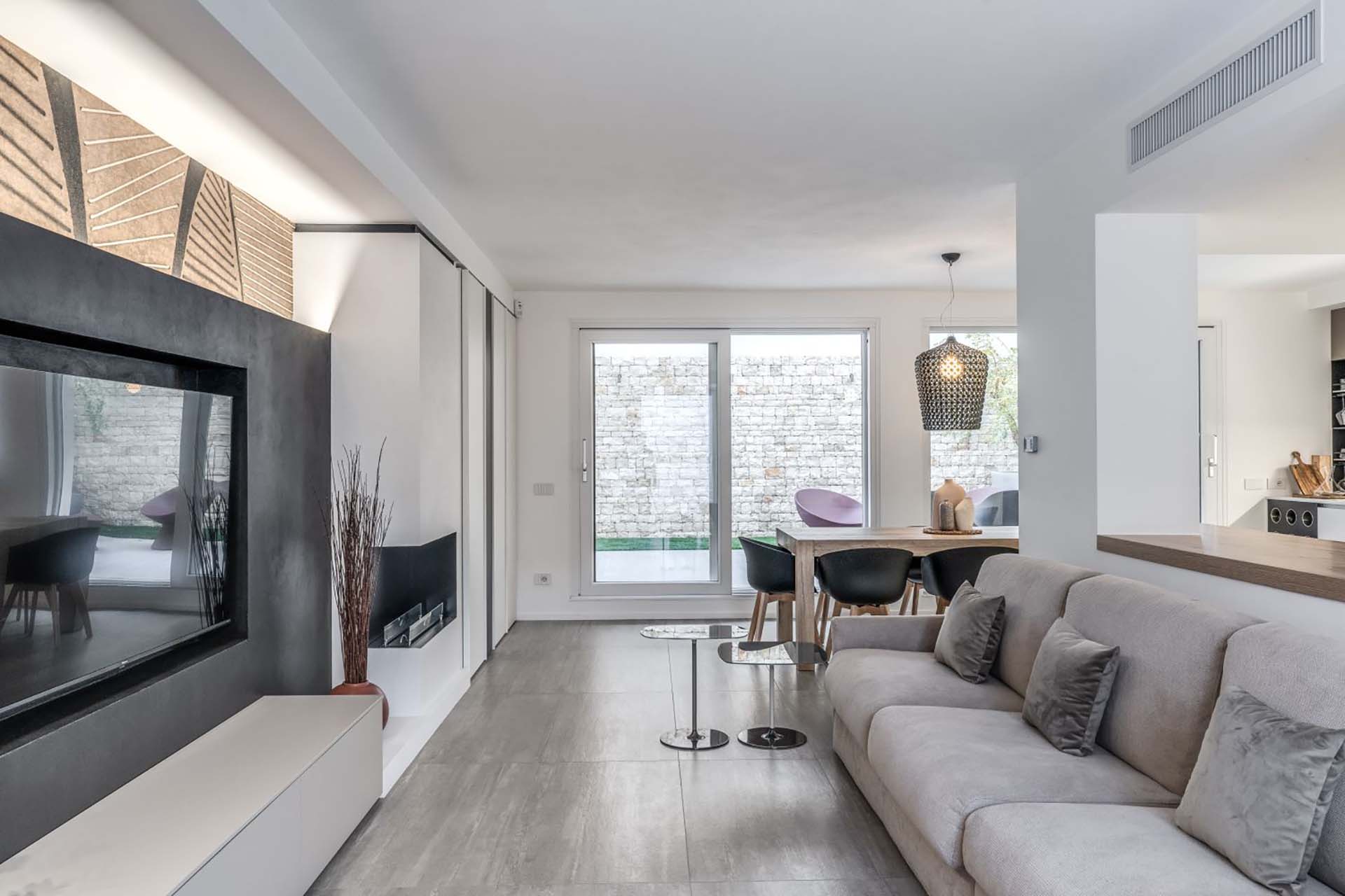 Ampie vetrate scorrevoli Hst Motion firmate Oknoplast