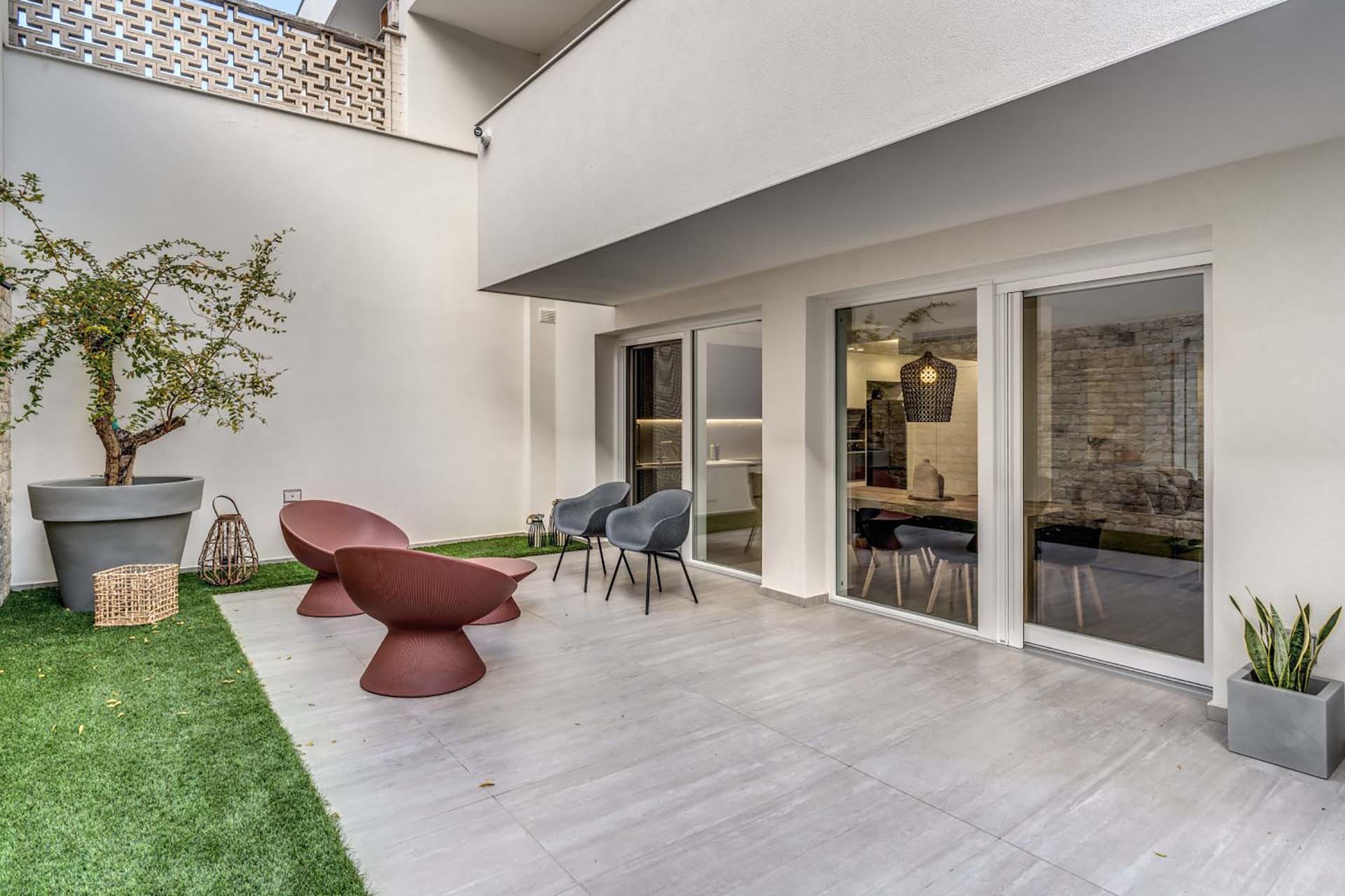 Ampie vetrate scorrevoli Hst Motion firmate Oknoplast