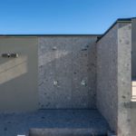 Caesar gres porcellanato Portraits Brera Maranello Resort docce della piscina