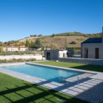 Caesar gres porcellanato Portraits Brera Maranello Resort piscina