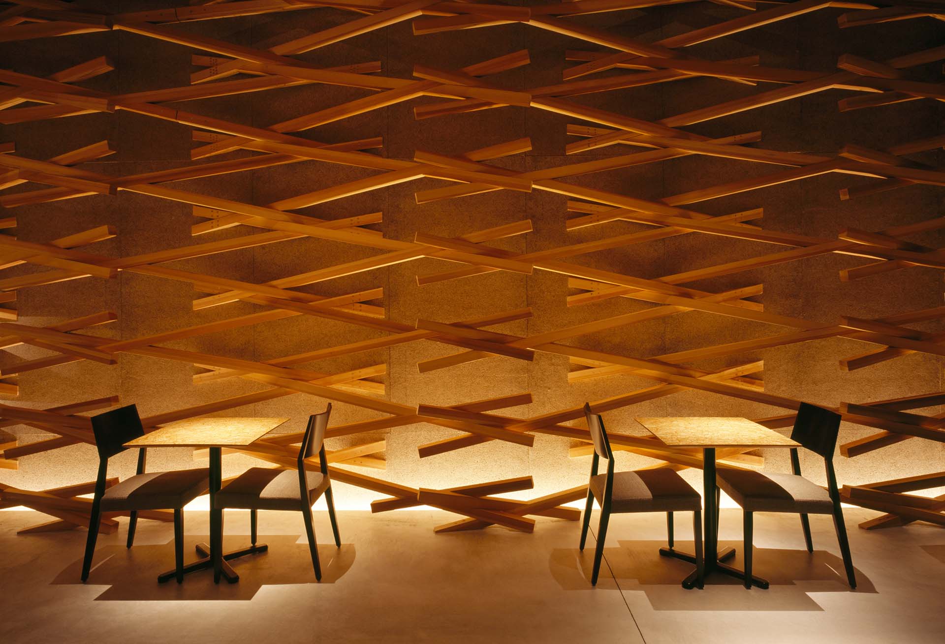 Starbucks Coffee at Dazaifutenmangu Omotesando ©Masao Nishikawa ©Kengo Kuma & Associates