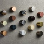 Le varie finiture proposte per le maniglie del miscelatore Slide di Fima Carlo Frattini