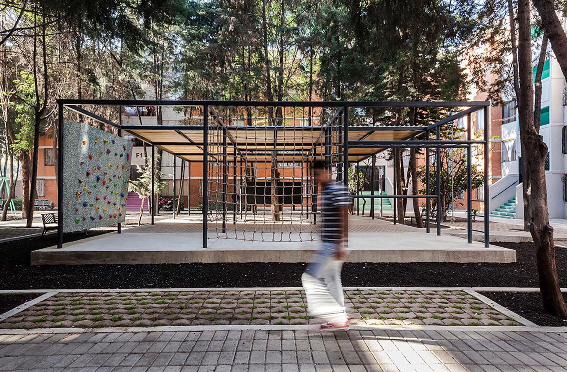 Common Unity, Rozana Montiel, Alin V. Wallach, San Pablo Xalpa Housing Unit, Azcapotzalco, Mexico City, 2016 | ©Sandra Pereznieto e Jaime Navarro