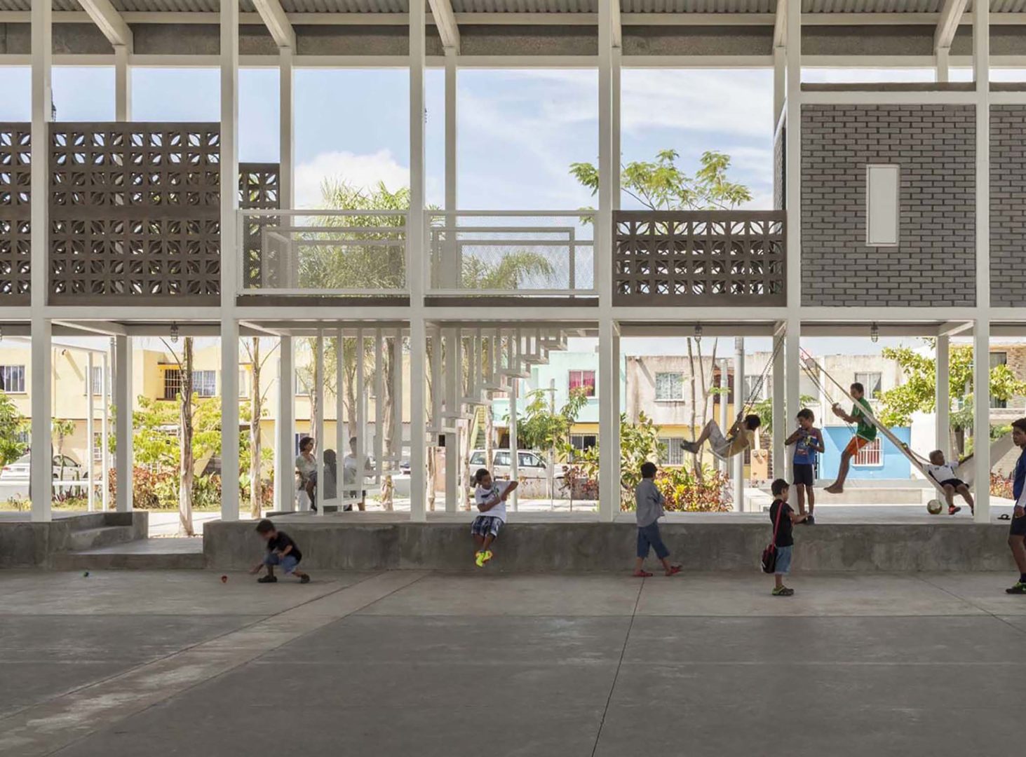 Court, Rozana Montiel, Alin V. Wallach, Lagos de Puente Moreno, Veracruz, Mexico | ©Sandra Pereznieto