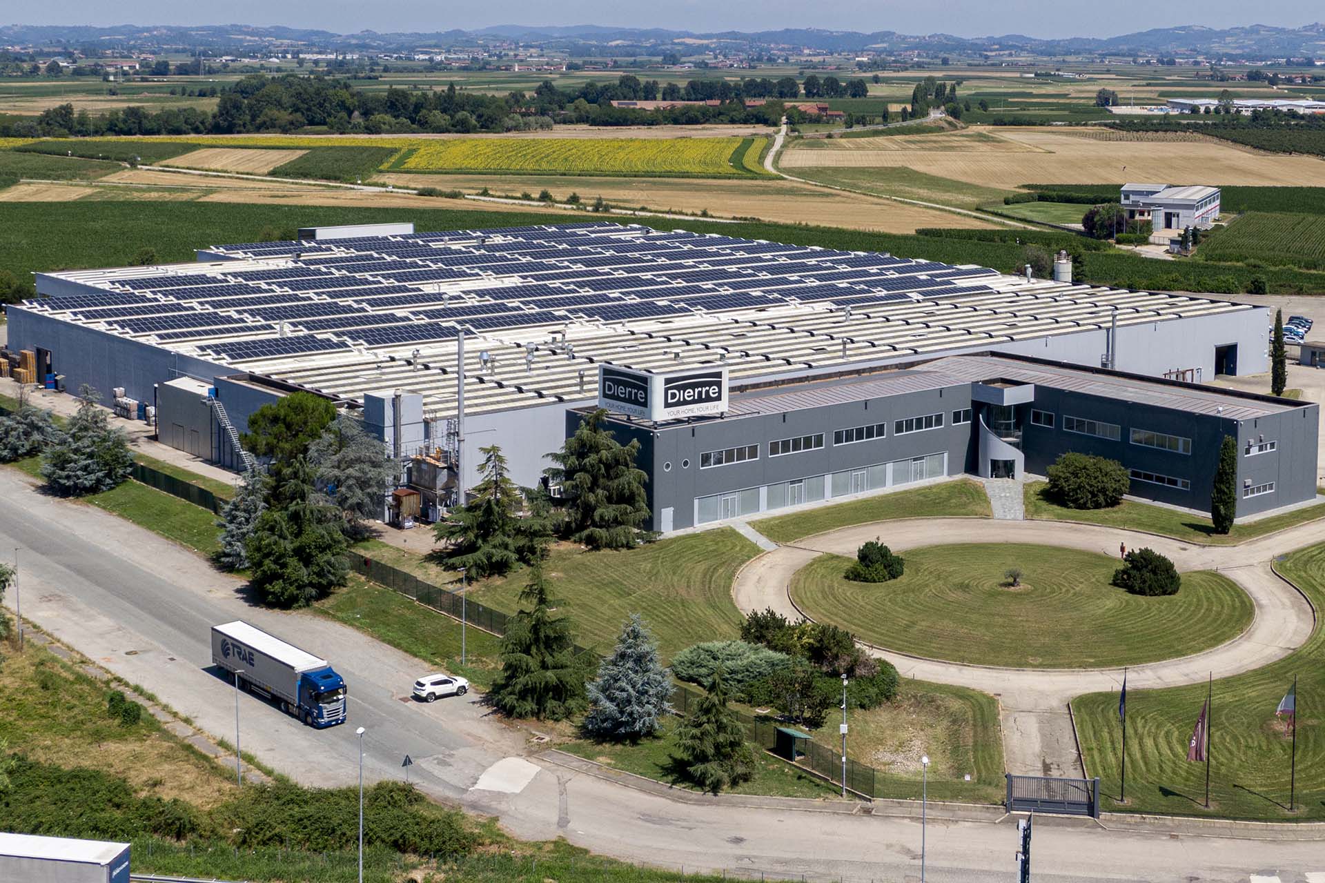 Cuore produttivo di Dierre a V illanova d’Asti: innovazione, qualità e M ade in Italy al servizio della sicurezza