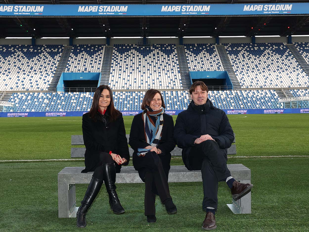 Da sinistra Stefania Bondavalli, Assessora a Economia urbana e Sport del Comune di Reggio Emilia; Simona Giorgetta, Amministratrice Unica del Mapei Stadium; Davide Prandi, Assessore a Cura della città del Comune di Reggio Emilia | ©Alessandro Fiocchi
