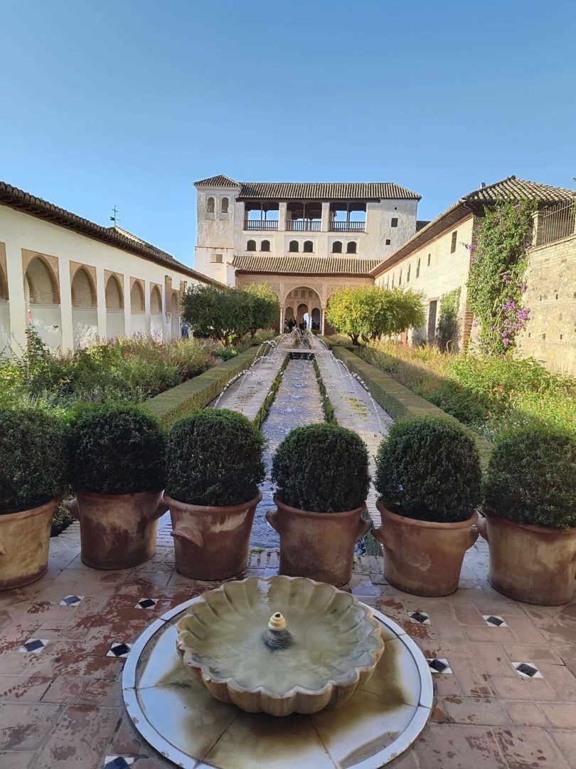 Dispositivi bioclimatici di raffrescamento nei giardini e nei cortili di Palazzo del Generalife, Alhambra (Granada Spagna) | ©Barbara Gherri