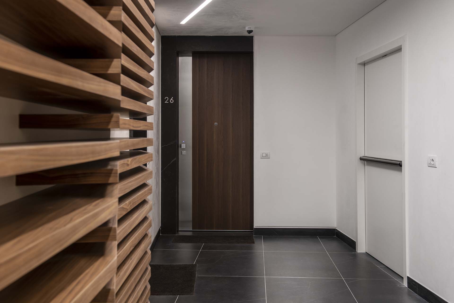 Qui nelle residenze Libeskind e Hadid sono installati diversi prodotti come le porte blindate domotiche Next Elettra