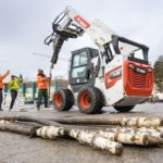 La pala compatta Bobcat 86 al lavoro