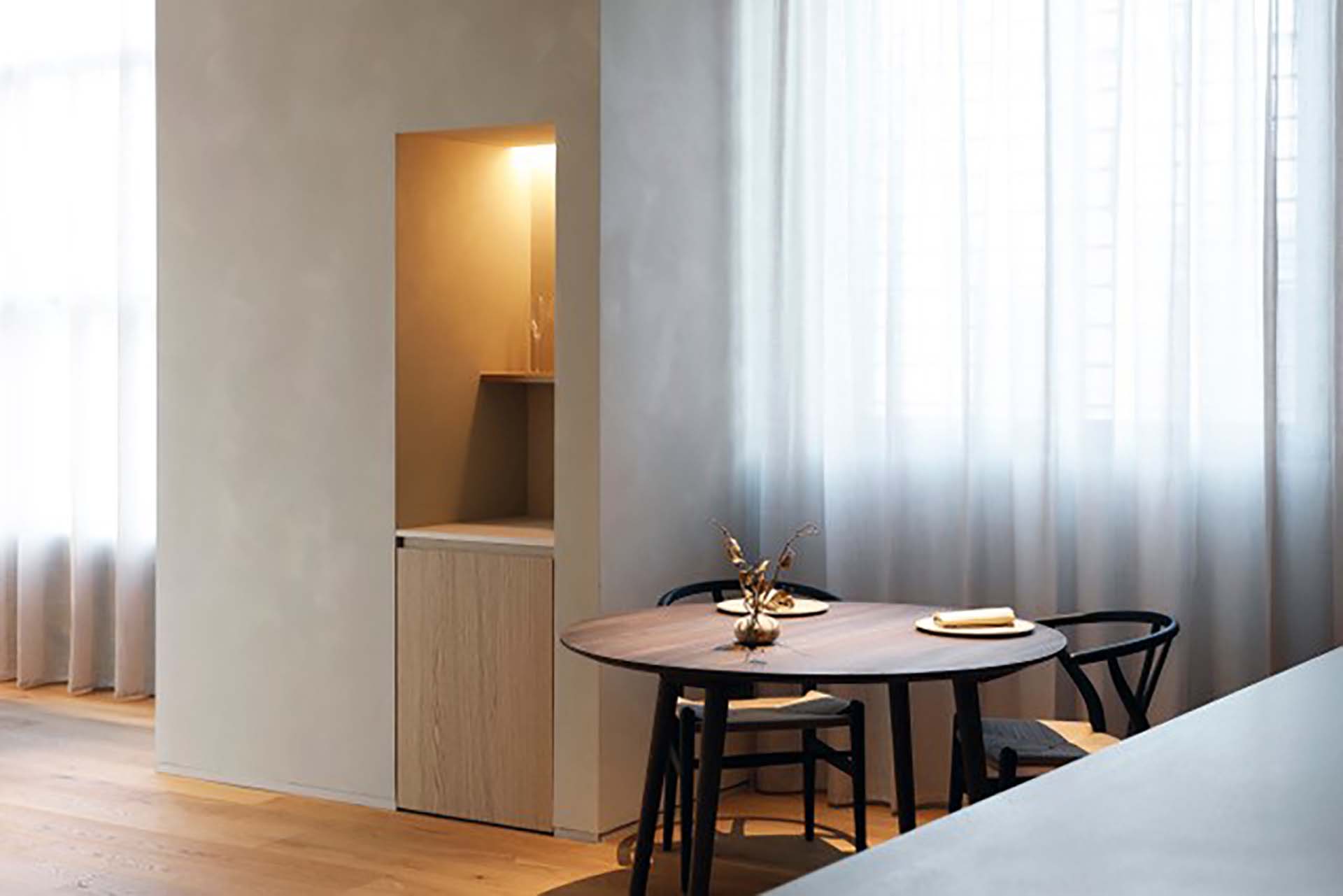 Sedie Carl Hansen & Søn per Abba Milano | ©Eugenio Marchesi