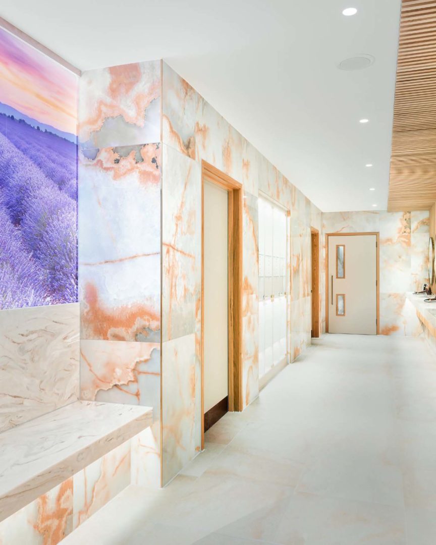 Lastre in gres porcellanato Casalgrande Padana per gli Ironmonger Row Baths ©Simon Callaghan Photography