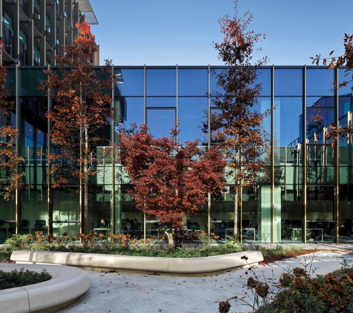 Lombardini22 Zucchetti corte interna verso sud con scorcio interno della piastra rifenerata | @Matteo Piazza