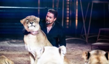 Martin Lacey-Krone durante uno pettacolo