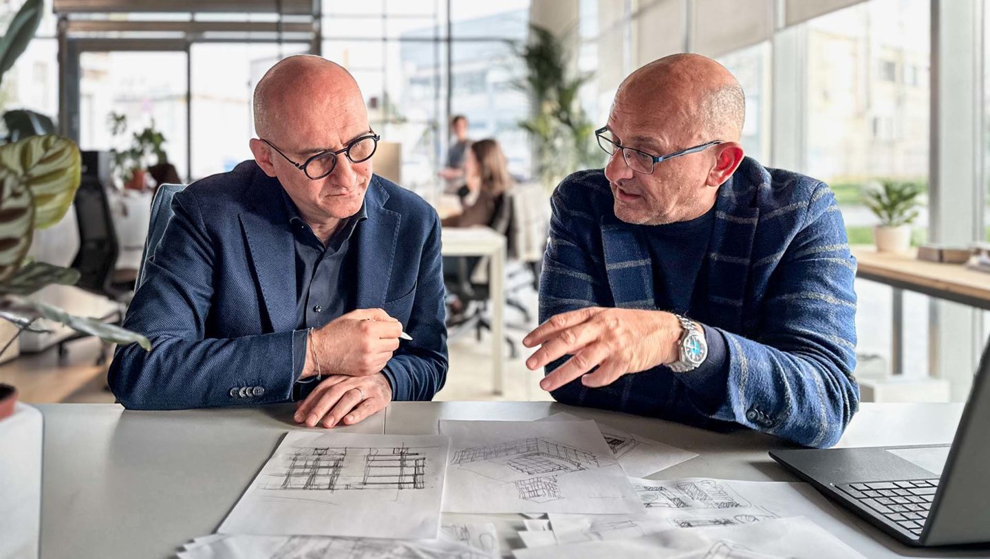 Da sinistra: Camillo Botticini, Creative Director Dva, e Armando Casella, Ceo di DVArea