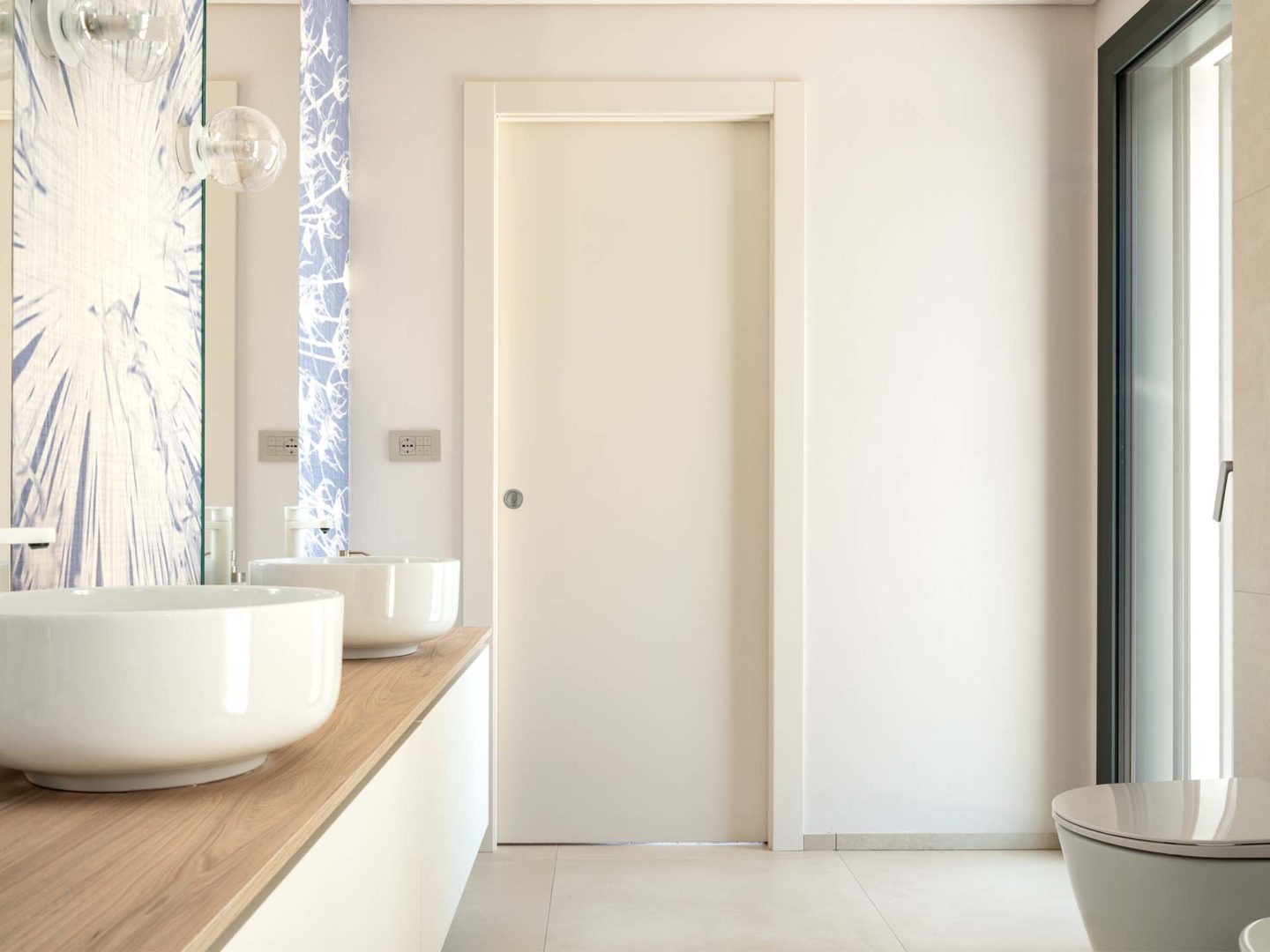 Eclisse Casa Colazione da Tiffany porta scorrevole chiusa | ©Enrico Dal Zotto