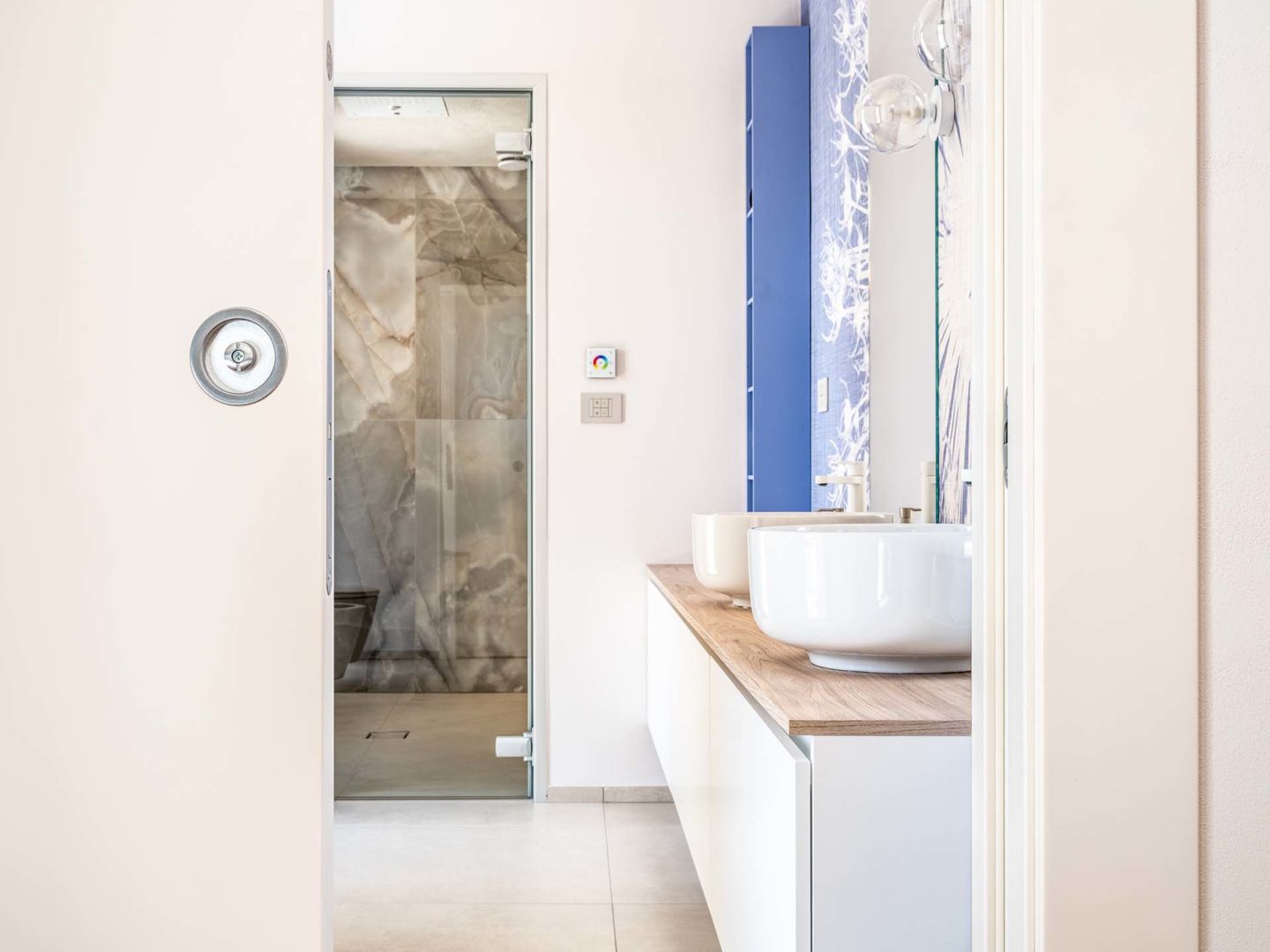 Eclisse Casa Colazione da Tiffany porta scorrevole particolare della chiusura | ©Enrico Dal Zotto